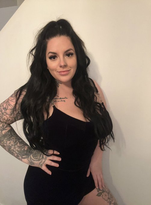 Vien me dire coucou sur ig 🤭🔥⬇️ https://t.co/46YIYmtiNV https://t.co/aKVxHDhbVu