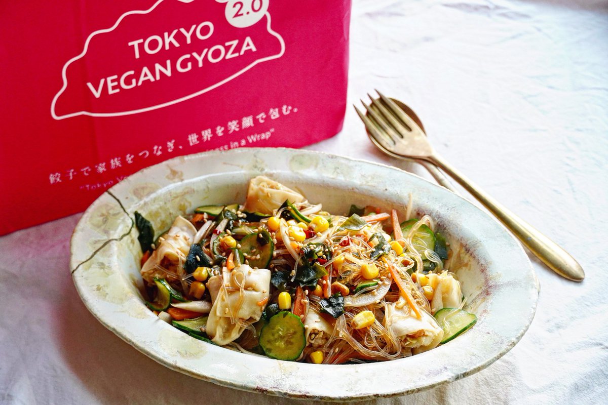 iina_vegegeek's tweet photo. 東京ヴィーガン餃子 @tvg0729 
 iinaのアレンジNEW RECIPE🥟🌱

新玉ねぎとわかめとコーンがおいしい、餃子を和えるだけの簡単レシピです。

東京ヴィーガン餃子の購入は @Grino_life さんへ。
レシピは
https://t.co/2acDS9NVLn
掲載されています。 https://t.co/2bDwODafeB
