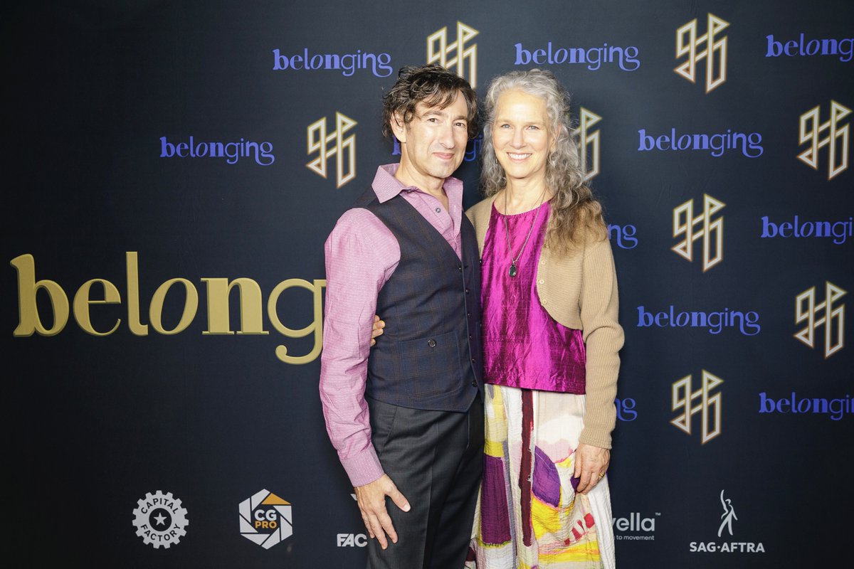 ericgouldbear's tweet image. 4 Bears at the Apple TV premiere of #BelongingTheSeries – Eric, Janna, Steven &amp;amp; Pema Bear with Marsha &amp;amp; Richard Gould (aka Mom &amp;amp; Dad)

📸 Matt Stasi (stasiphotography.com)