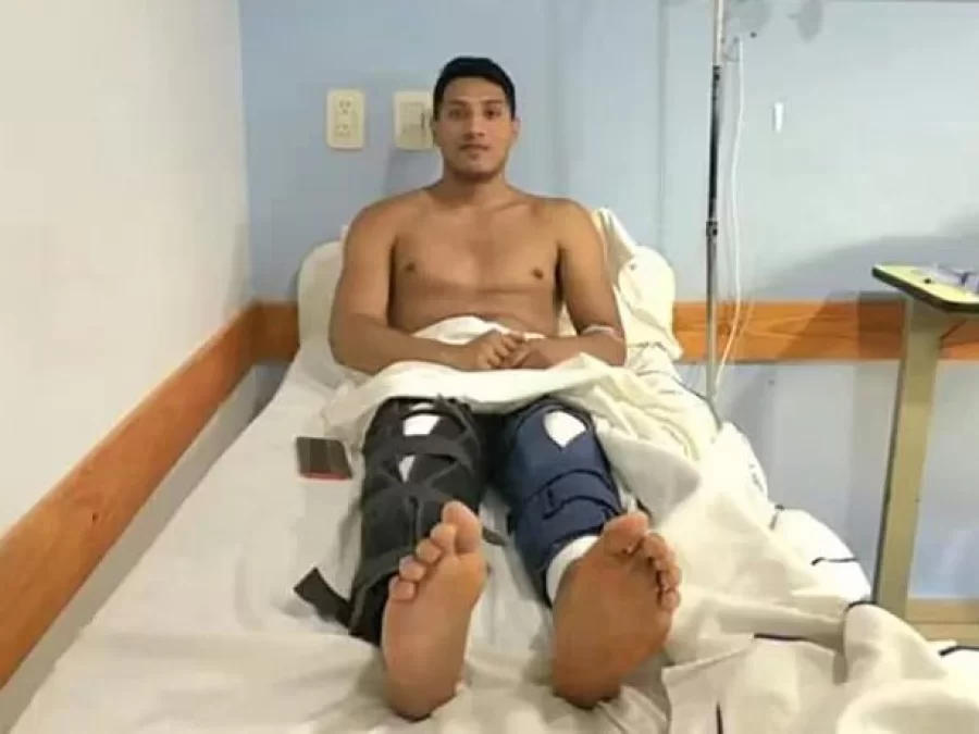 #Actualidad | #MalaPraxis: Fue a operarse la rodilla a la #SanatorioSanJosé de #VillaElisa pero por error al despertar le habían intervenido las dos. #BenjamínRoldán de 24 años del SPB, iniciará acciones legales contra los directivos, el traumatólogo y personal de la clínica.