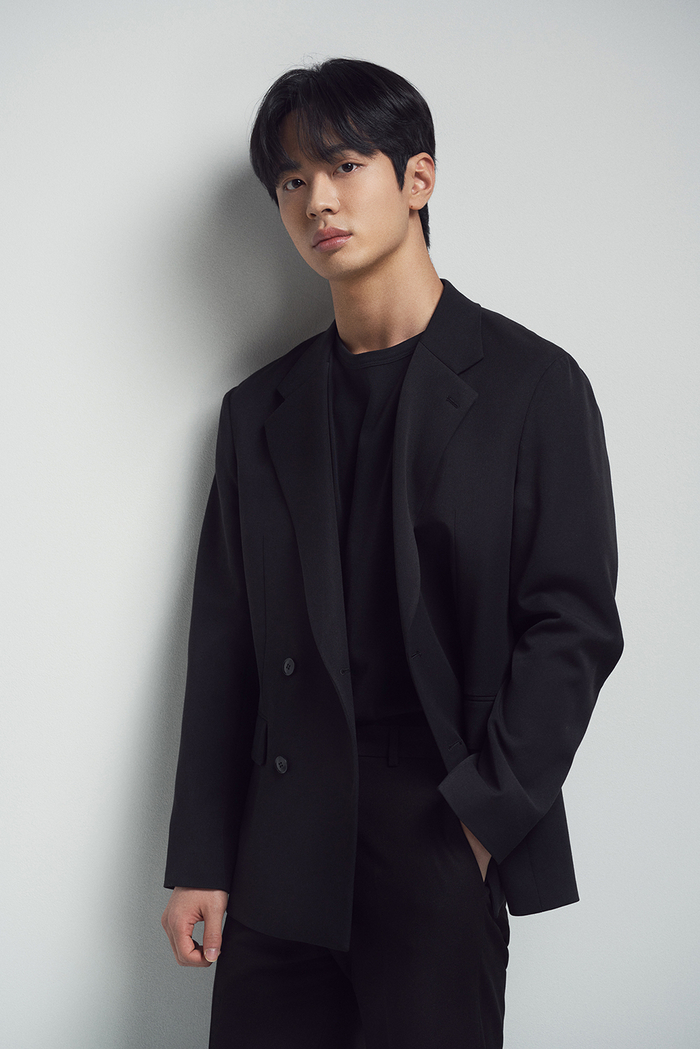 #SeoByulJoon confirmed cast for KBS webtoon-based drama <#TreatMeRudely>, he will act as #LeeYooYoung's boyfriend Lee Do-young who works in the same company with Lee, he is a vain man. Broadcast on May 13. #KimMyungSoo