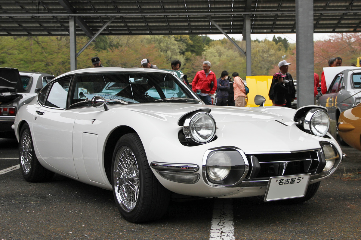 あの松任谷正隆氏でさえ３度しか見た事が無いと言うTOYOTA２０００GT✨✨✨✨
しかし、彼ならばその気になれば運転できそうだが、してないので興味が無いのかもね～
それとも特権使いたくないのか？
多分前者だな
興味がないと言うと見識を疑われるから言わないだけって感じかね？？🤔