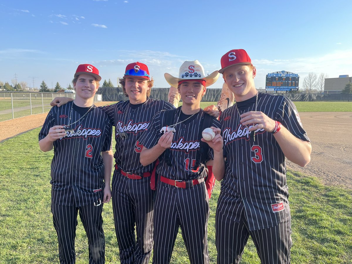 Big 4-0 win for the Sabers over a solid Eastview squad. T. Heller scattered 4 hits over 5 innings with 3 K’s. Olson with 2 no-hit innings to close it out. Vosper goes 2-4 with 2 RBI’s.