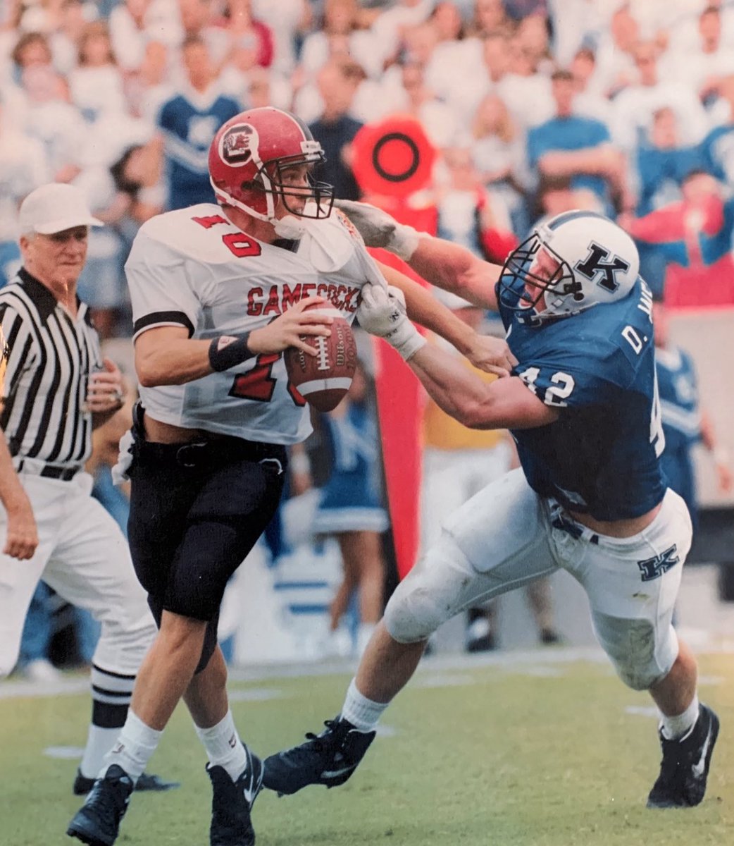 RoushKSR's tweet photo. Dean Wells was a menace on the gridiron. Now the former Kentucky captain and 9-year NFL vet is dealing with a new menace, leukemia.
โItโs always somebody elseโ whoโs fighting cancer, until it isnโt. Thatโs why heโs sharing his story.
READ: https://t.co/Ys8NuDB8Nf https://t.co/lDCDoat6dc