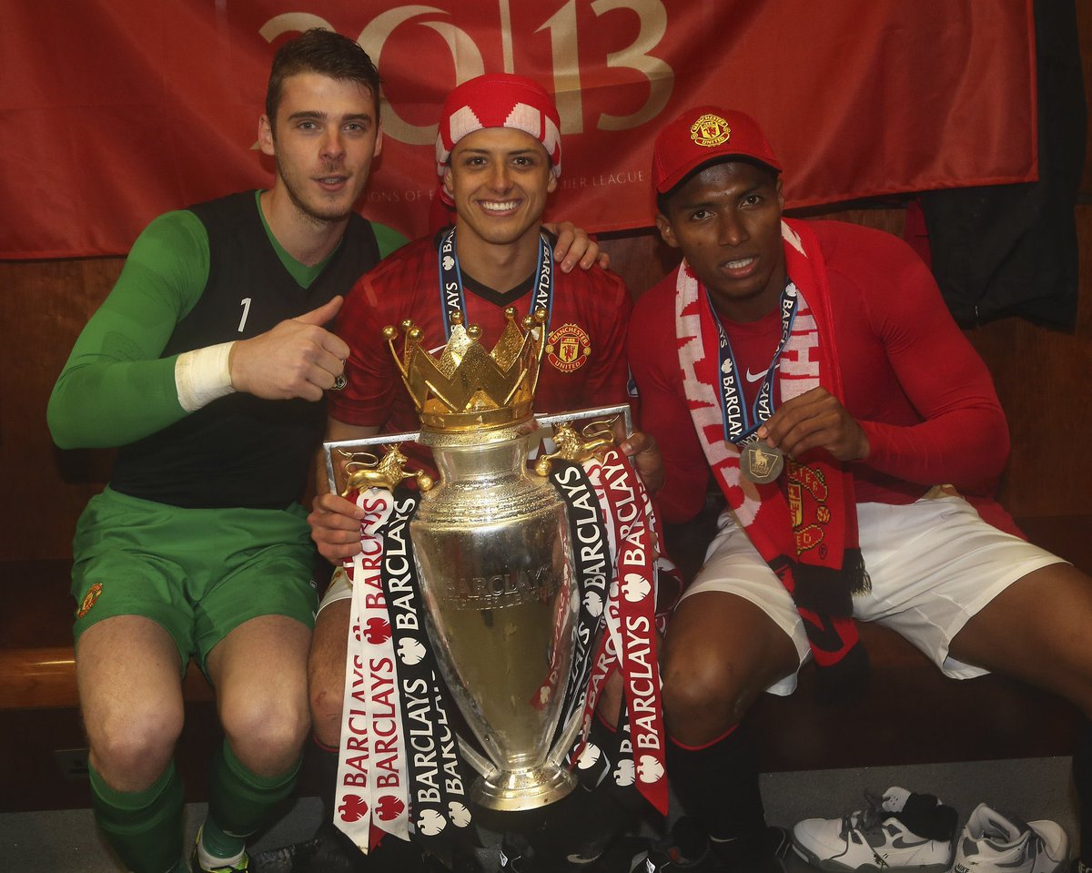 Un día como hoy en el año 2013 , conseguimos el campeonato de la #PremierLeague con estos Cracks 🇪🇸🇲🇽🇪🇨 @D_DeGea @ManUtd_Es