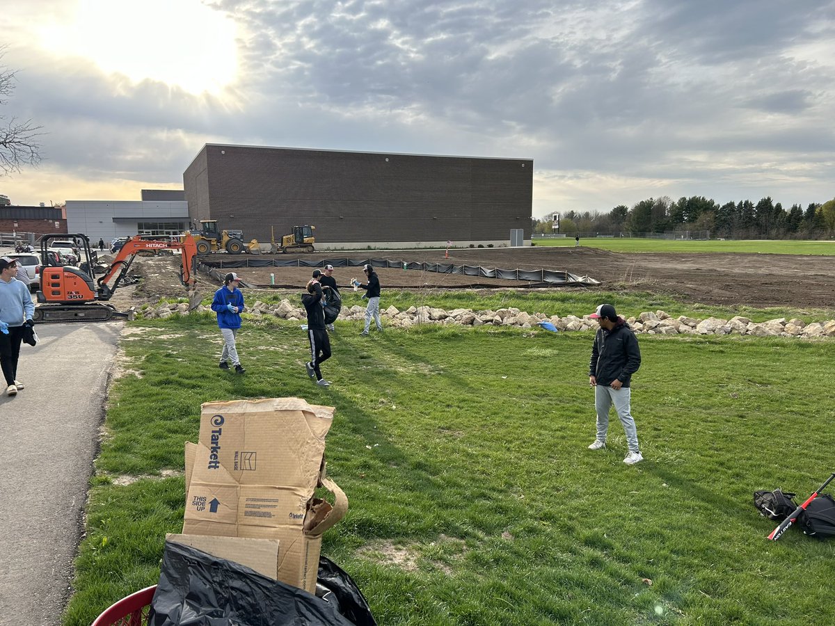 Shoutout to our Lancer Baseball team -for helping out around school and our practice fields with some trash pickup for Earth Day!
