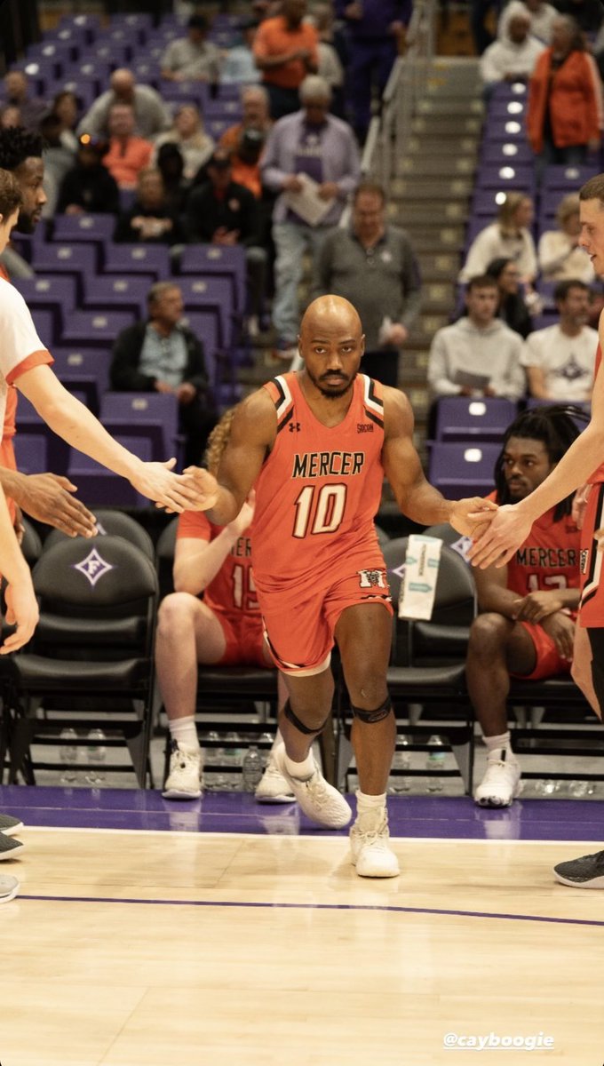 Mercer (D1) guard Caleb Hunter has entered the transfer portal, he told <a href="/ThePortalReport/">The Portal Report</a>.

- 1,000-point scorer in 3 years at Mississippi Valley State
- Former SWAC Freshman of the year (15.7 PPG)
- Started 12 games near end of this past season for Mercer
- 1 year of eligibility