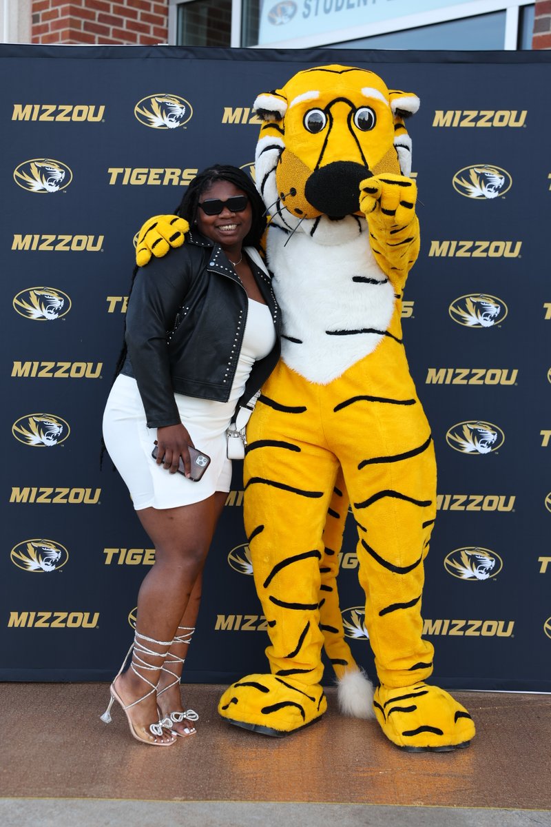 MizzouAthletics's tweet photo. Dressed to impress and ready for ROARs!

#MIZ🐯 #ROARS24 https://t.co/cVRkJ8k0HF