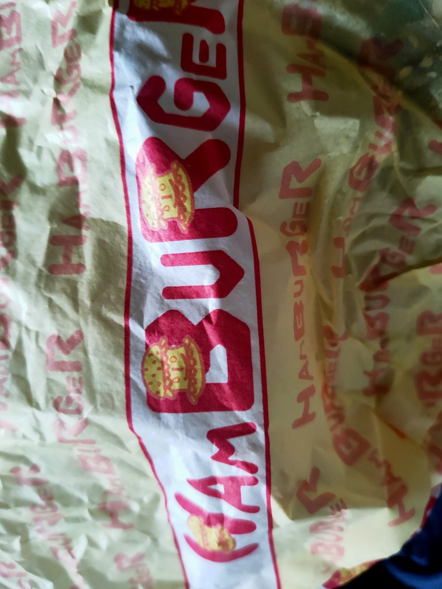 YiUx9IXdgmKWhke's tweet photo. ハンバーガー食べたくて嵐山ヘ　　＃テラバーガー　＃RANZAN  包紙がオシャレ https://t.co/AAvHYuQNow