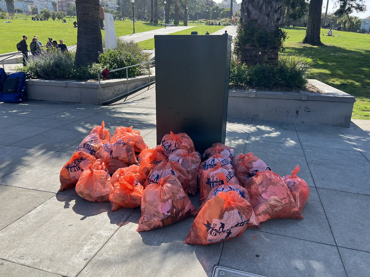 Back to back Earth Day Cleanups at Ocean Beach in the morning and Dolores Park in the afternoon. 40+ volunteers at each one and 100+ bags of trash removed in total. Thanks to everyone that came out, including @Google @unity @ArcadiaSolar @UCSFHospitals @AxiomHotel