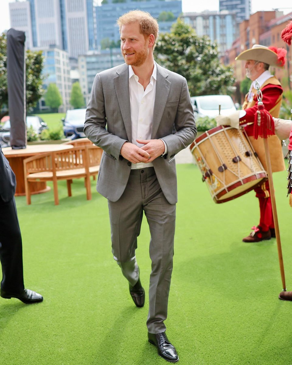 Prince Harry is back in the UK! The Duke of Sussex has returned to mark the 10th anniversary of the Invictus Games hellomagazine.com/royalty/552344…