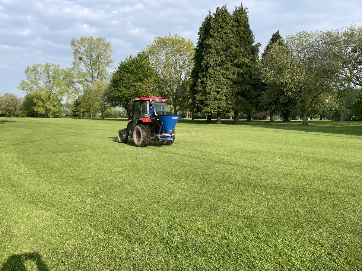 Greens looking great after last weeks feed, starting to up the mowing frequency now we have warmer temperatures! Fairways being fertilised with @ICL_Turf sierrablen plus following great results last year! #turf #spring #golf #golfcourse #greenkeeping