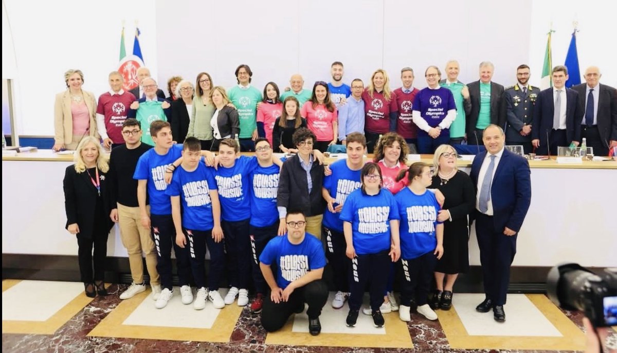 Conferenza stampa per il lancio dei giochi #Playthegames2024 Un messaggio forte e chiaro di inclusione tra sport, scuola e disabilità che coinvolge atleti, famiglie, volontari e istituzioni. Una sfida da vincere tutti insieme. #unitinelladiversita #famiglia #SpecialOlympics