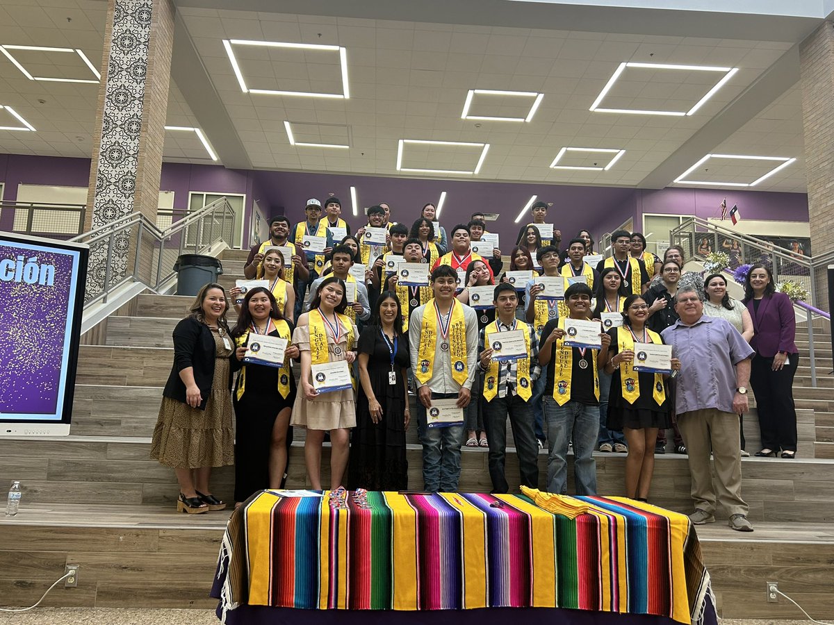Last night was a celebration that will forever be in my fondest memories as an #Admin! We celebrated 31 (out of 48)#Seniors that have participated in #DualLanguage @SAISDBrackHS. These kids are SO SPECIAL!!! 💜🥹I am so proud of their sacrifices, achievements, and character!!!