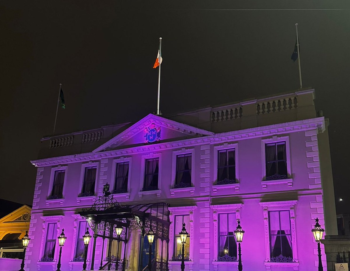 The @LordMayorDublin supports the international #lightitup4HD awareness campaign to support #HuntingtonsDisease. May is #HDawarenessmonth. For info see huntingtons.ie