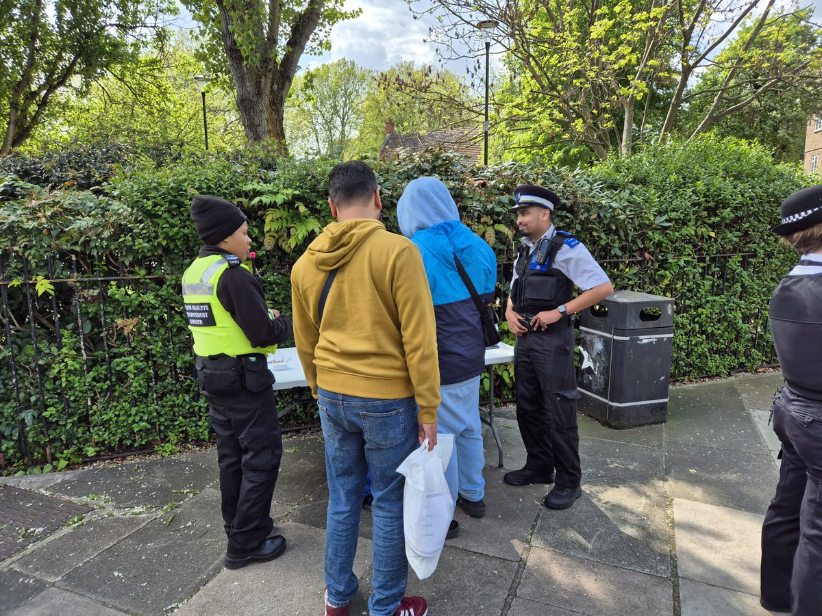 Our Community Safety Team was in Shandy Park earlier today for a safer surgery. They gave out crime prevention advice and listened to your concerns. See when our next safer surgeries are taking place: orlo.uk/NKqcV