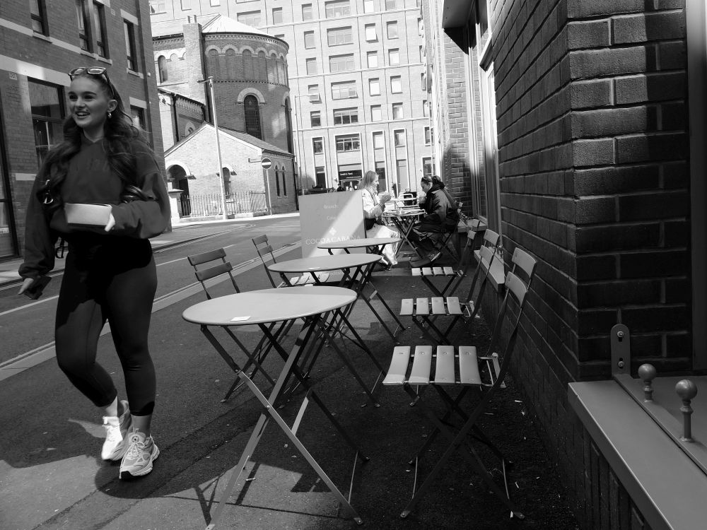 MANCHESTER.
On Murray Street, tables and chairs in the shade.
#Manchester #Ancoats #streetphotography #blackandwhitephotography #shadows #sunshine