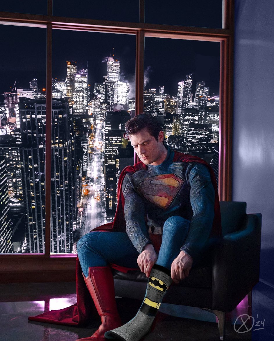 Because Superman is just a regular dude, putting his socks on one foot at a time… Had to do it, enjoy: @DDayCobra @QTRBlackGarrett @BatmanNotes #superman #dccomics