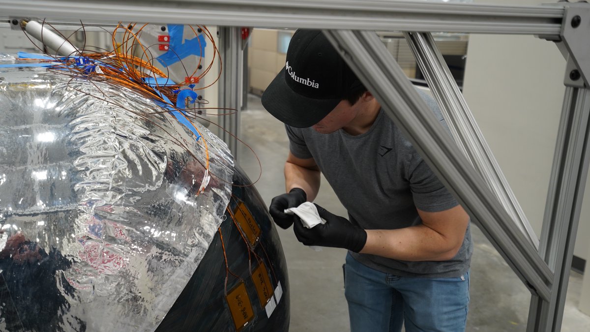 Like cars on Earth, we monitor our spacecraft’s temperatures in space. Engineers installed these tank sensors before starting the final assembly of our soon-to-be-named IM-2 mission lunar lander.