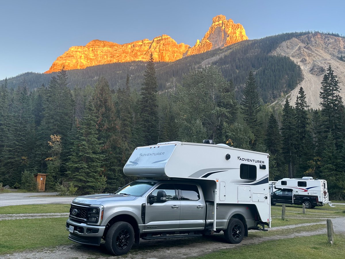 Where are we this time? 🚐🌄
__________
📷 Karen De Baerdemacker

#fraserwayrentals #fraserwayrv #truckcamper #homeonwheels #rving