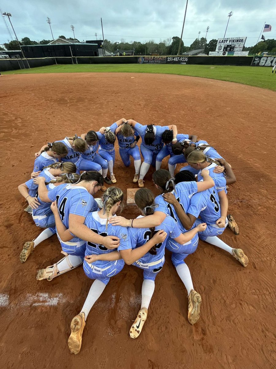 ava_gradick's tweet photo. End of my junior year stats
-AVG:308
-OBP:455
-SLG:471
-1B:20
-2B:8
-3B:3
-HR:1
-RBI:20
-BB:26
-SB:30
9 DP https://t.co/gT5HKVxmmv