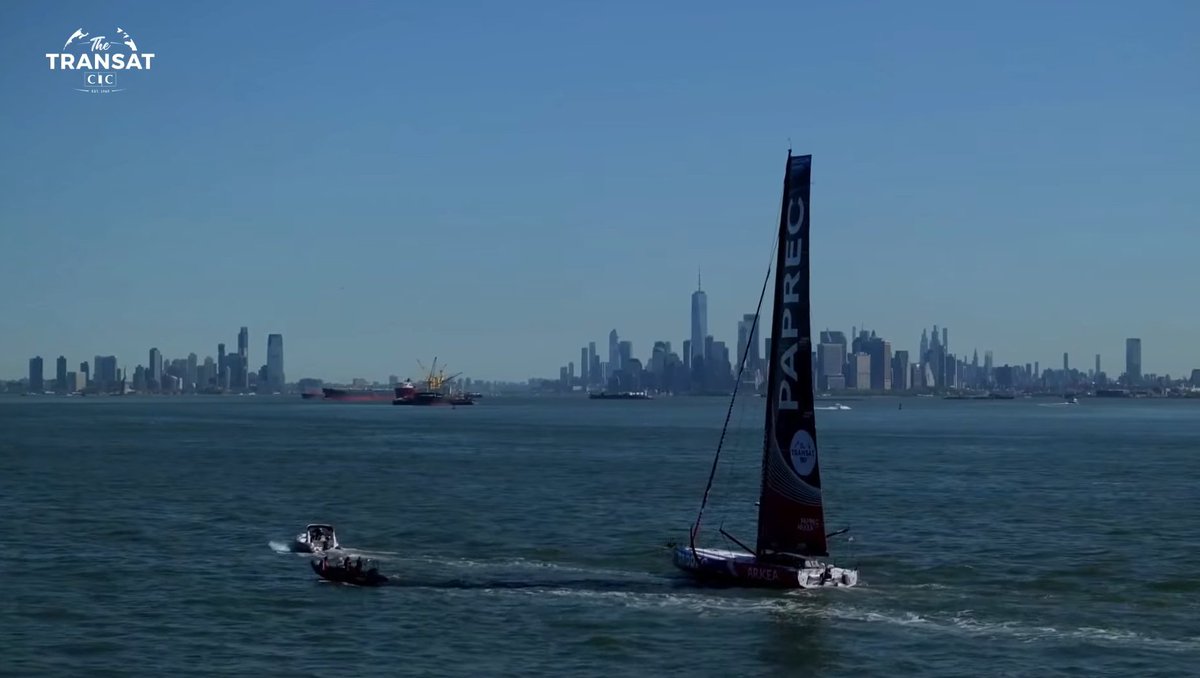 france3Bretagne's tweet photo. L'arrivée des voiliers de la Transat CIC dans la baie de New York, c'est en ce moment.
Le premier est le vainqueur de cette 15e édition, Yoann Richomme
#TheTransat #Transatanglaise #LorientNewYork #LorientNYC
Le direct vidéo, c'est par ici▶️https://t.co/BfonU8kbfN https://t.co/TYRB6jt5ZW