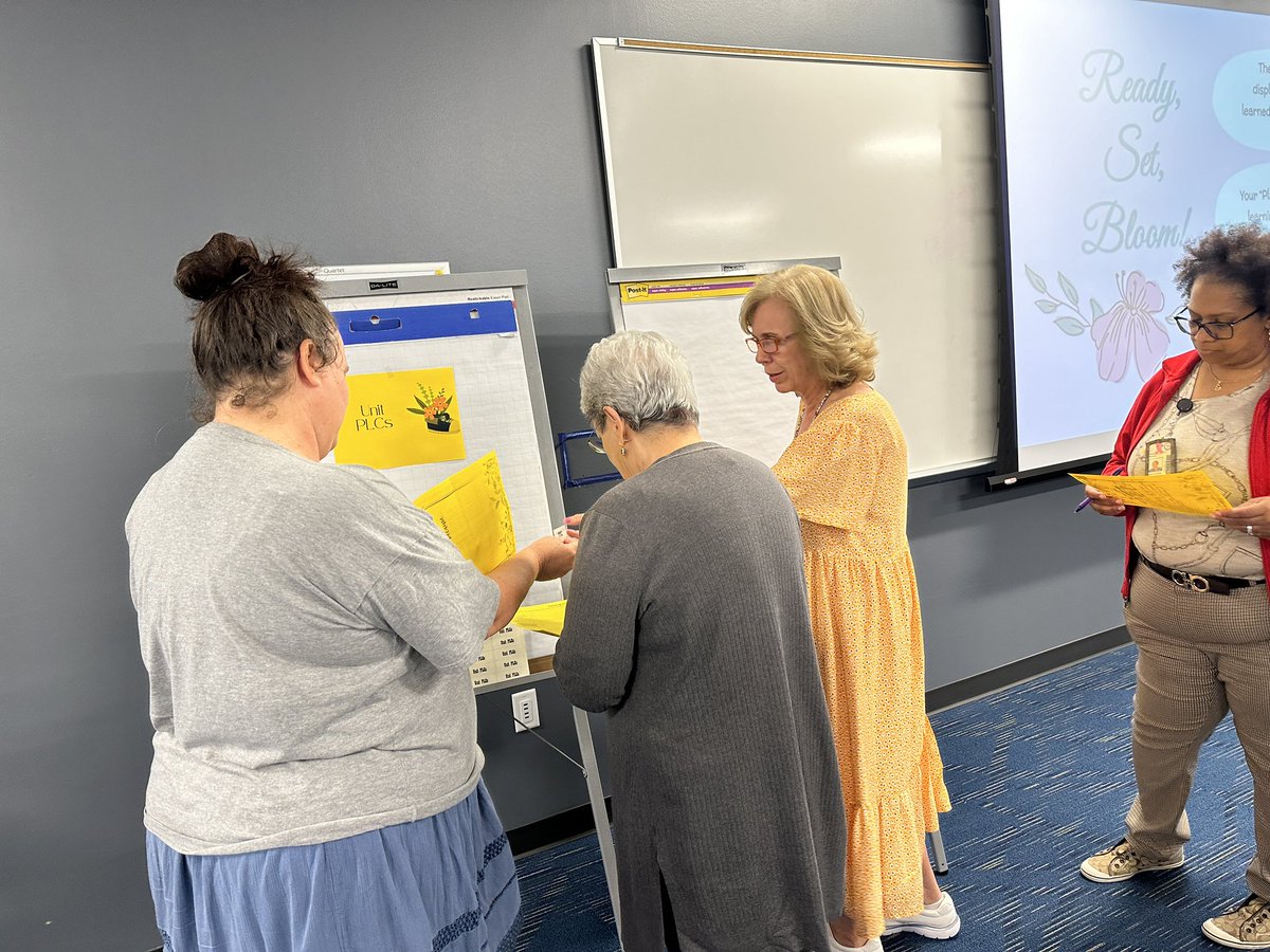 Laura Moore tweet media