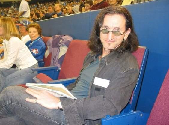 Geddy Lee is a lifelong @BlueJays fan.  Moreover, he's a lifelong baseball fan.  Here he is taking notes during a Blue Jays games.  I wonder how many notebooks he has with Blue Jays games information.  The wealth of information would be a baseball fan's dream.

#RUSH #GeddyLee