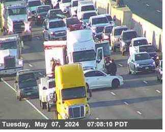 #Oakland: Northbound 880 at the Coliseum a crash has the two middle lanes blocked now. A big rig T-boned a car. Traffic is backing up into #SanLeandro. #KCBSTraffic Photo: Caltrans