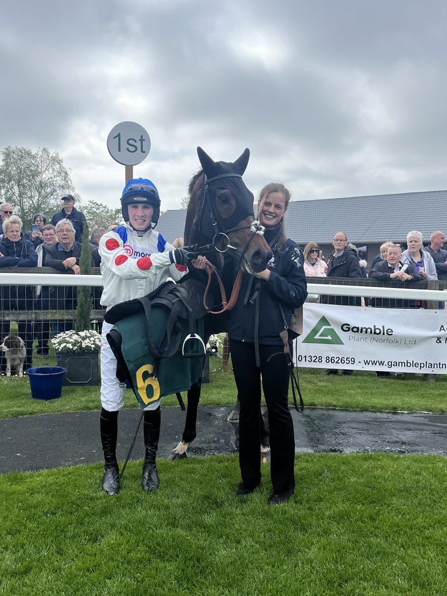 Seeyouinmydreams makes all the running to win well @FakenhamRC under a good front running ride from @CobdenHarry. Congratulations to her owners Mason, Hogarth, Ferguson, Done and McGoff. Well done to Alfie who rides her everyday and has done a great job with her. #1