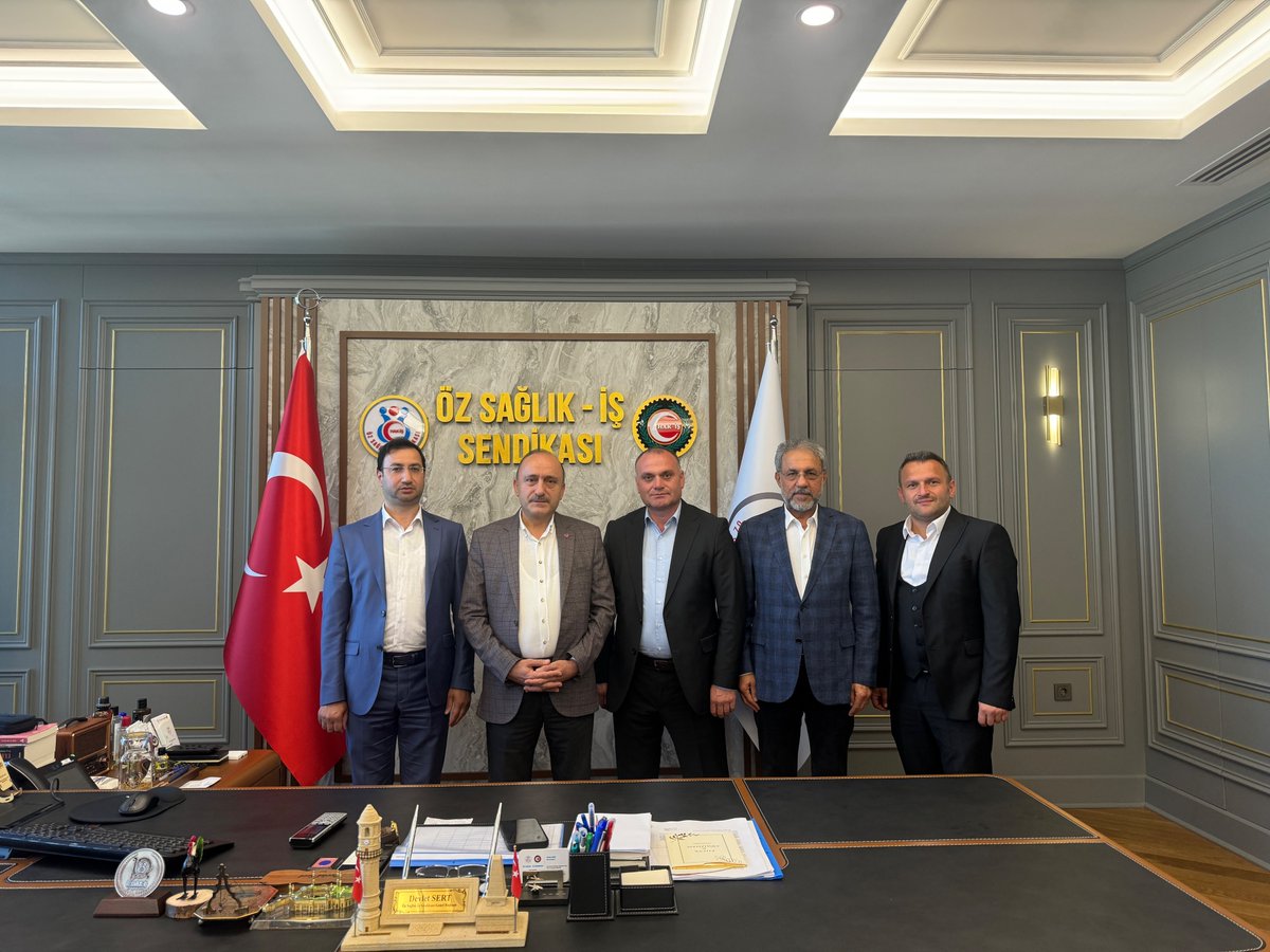 Sakarya Şube Başkanımız Ahmet Kamil Bilgin ve şube yönetimimiz Genel Merkezimize gelerek ziyarette bulundular. Şube yönetimimizle ilde yaşanan sorunlar ve sendikal çözümleri hakkında görüştük. Ziyaretleri için teşekkür ediyorum.