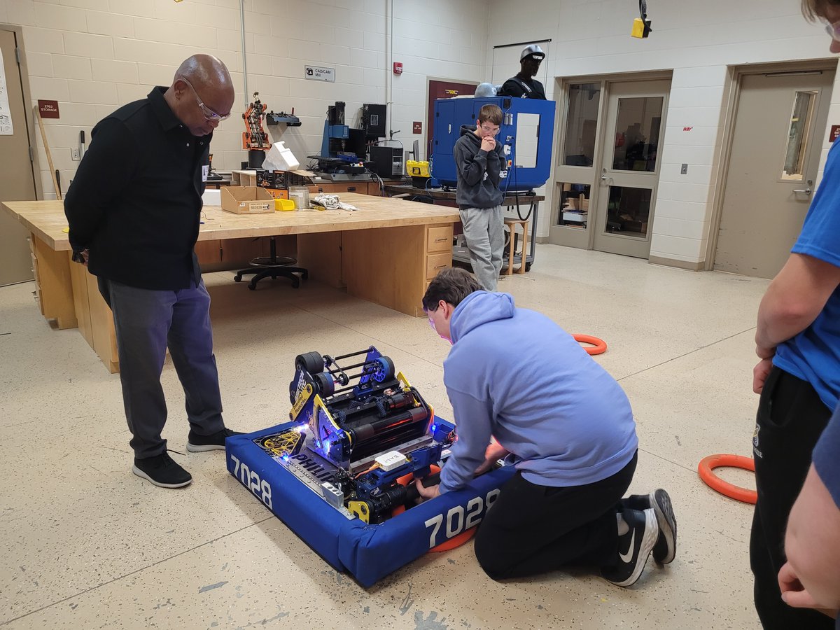 Commissioner Willie Jett continued visiting schools across the state this week, including a stop at @STMASUPT where he got a hands-on demonstration from the award-winning robotics team, met with students and visited the woodworking shop. #MDESchoolVisits