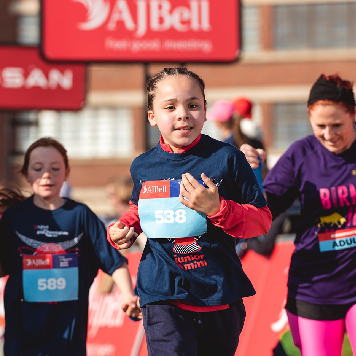 What a SUPER morning we had at the AJ Bell Junior and Mini Great Birmingham Run on Sunday! 😁 This year's theme was 'Finding Your Superpower' and we saw some incredible fancy dress and super strengths in action 🦸‍♂️🦸‍♀️ Share your own photos in the comments below 📸👇