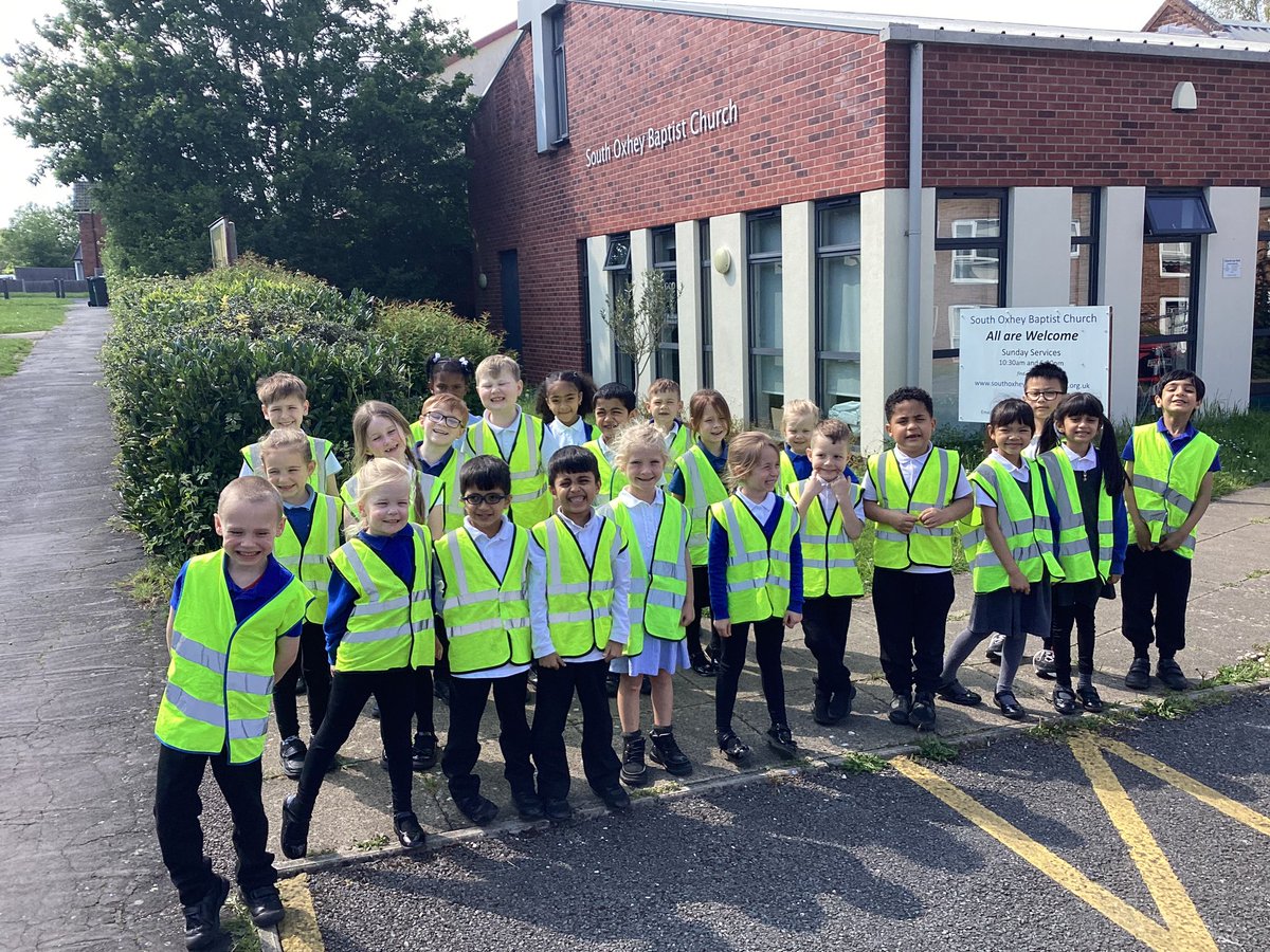 Year 1 visited South Oxhey Baptist Church this afternoon ⛪️😁 @Agora_LP #succeedingtogether #baptistchurch