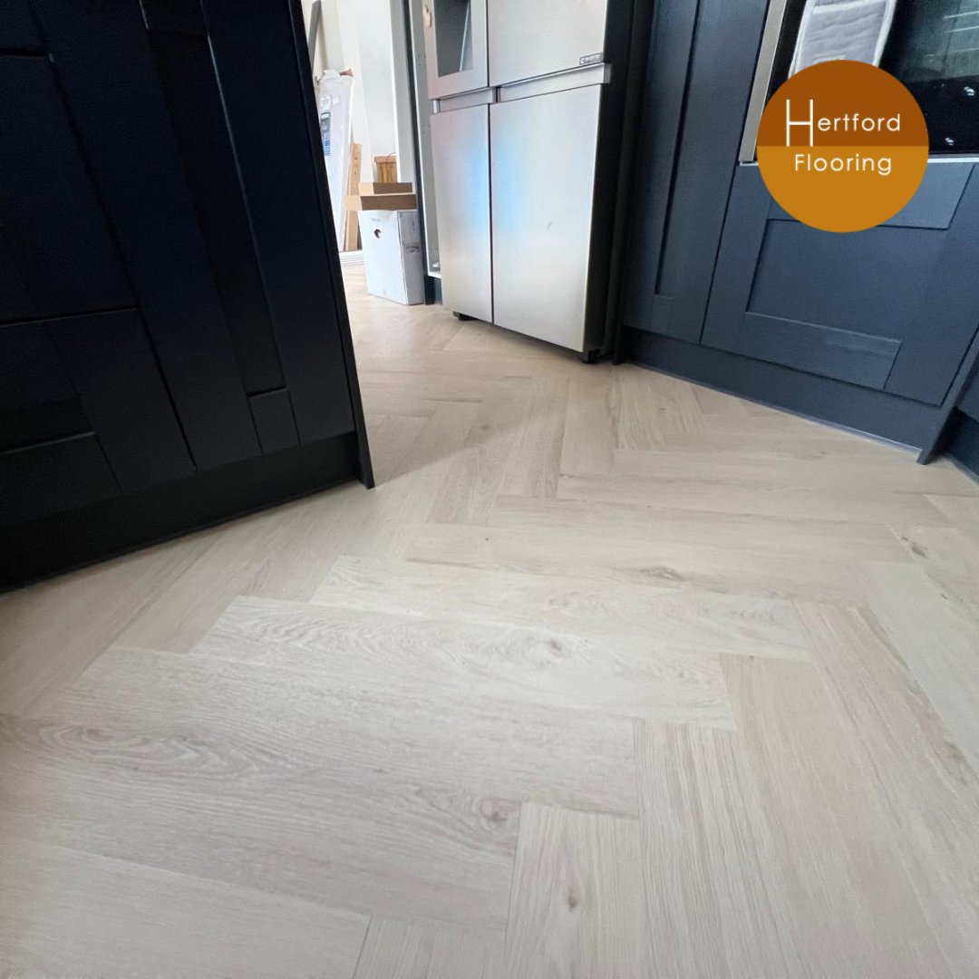 HertfordFloor's tweet photo. LVT...With the Click systemπ
It's FLOORIFY!
- Hirame F300
- Herringbone block
#hertfordflooring #discerninglydifferent #herringbone
#style #floorify #luxuryvinyltiles #blocks #ideas #home #inspiration
π π§‘π
#homedecor #flooring #floors #interior #floortrends #homeimprovement https://t.co/uKbLW8Q9bE