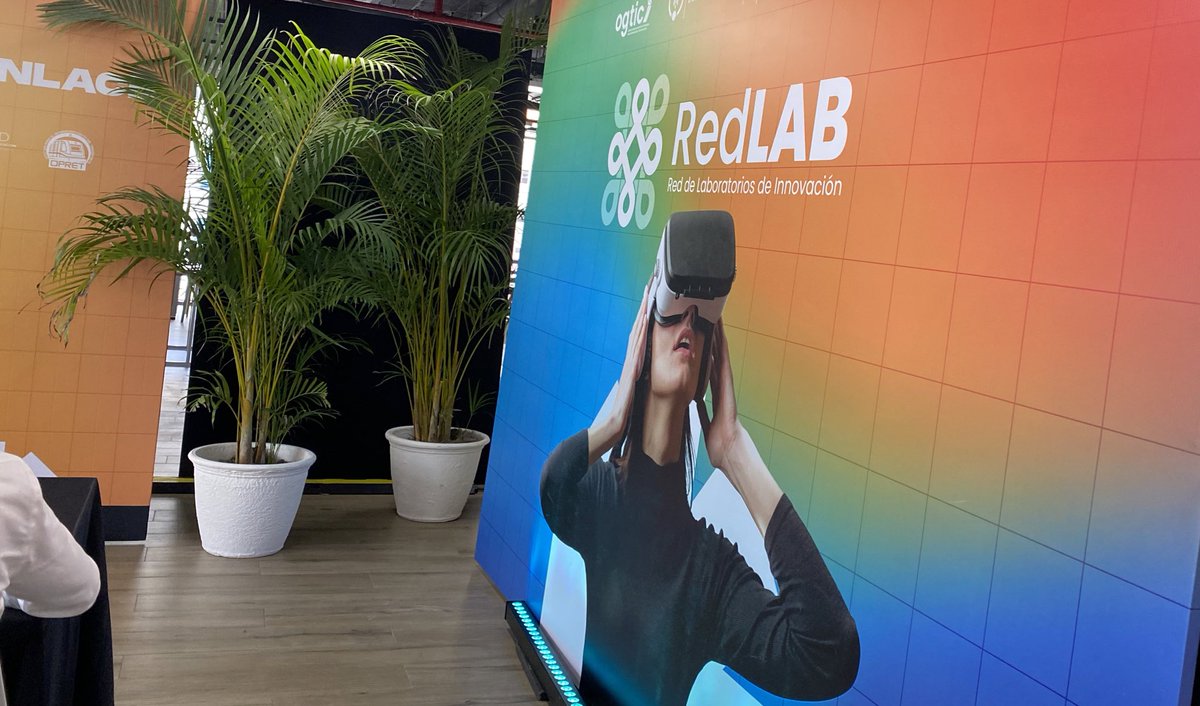 OGTICRDO's tweet image. Hoy nos encontramos en un punto de inflexión para la República Dominicana, un momento donde la innovación se convierte en un pilar esencial para nuestro futuro. ¡Quédate pendiente a nuestra cobertura!

#RedLab
@BartolomePujals