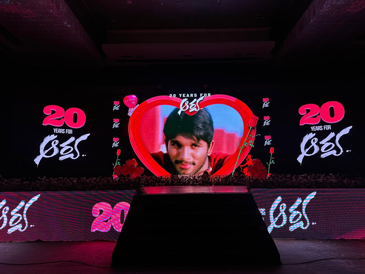 The stage is set for 20 Years of #Arya Celebrations 🎉❤️‍🔥 Stay tuned & Catch LIVE Here - youtube.com/live/wUh51QBxF… #20YearsForArya #2DecadesForClassicArya #AryaReunion