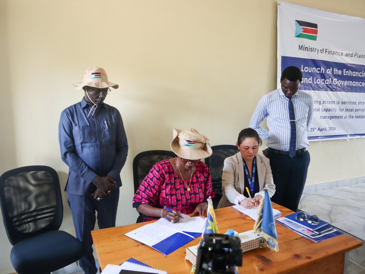 IOM recently signed an MoU with the @SouthSudanGov to launch the second phase of Enhancing Community Resilience & Local Governance project in Upper Nile State. This agreement will foster collaboration & facilitate the successful implementation of ECRP II supported by @WorldBank