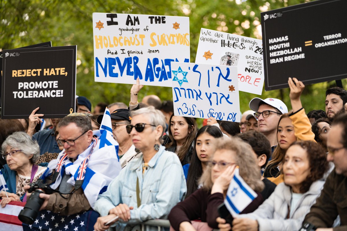 Honoring the past, defending the future! #NeverAgainIsNow #YomHashoa #Columbia_University