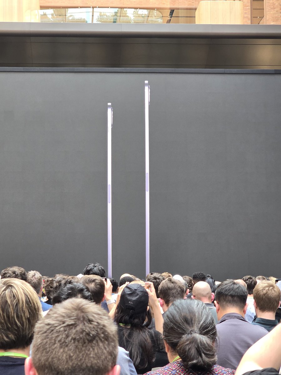 The new iPad Pros are Apple's thinnest devices ever. Bruh

#AppleEvent