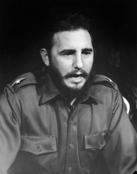 “Hay que formar conciencia revolucionaria en el pueblo; hay que exponer los fundamentos de la Revolución, las razones de la Revolución, la justicia de la Revolución”. #CiegodeAvila #FidelPorSiempre @rocdecubano @JHGcasanova @AlfreMenendez @Guajiritasoy @chamberohoy @milyabad1982