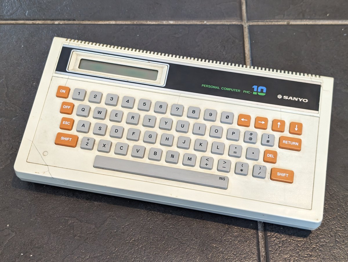 Is this the worst portable computer ever made? It may be gorgeous, but I think it is. But if you want to find out why, you'll have to come hear me rant at the <a href="/computermuseum/">Computing History</a> the weekend after next - computinghistory.org.uk/det/72231/The-…