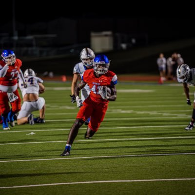 Look for a big jump in production from Waco Midway 2027 RB Lathan Whisenton (6' 185). Notes -Violent, downhill, north & south runner -Controlled patience behind LOS -Muscle to burst through arm tackle attempts @Lathanwhisento │ @MidwayFB