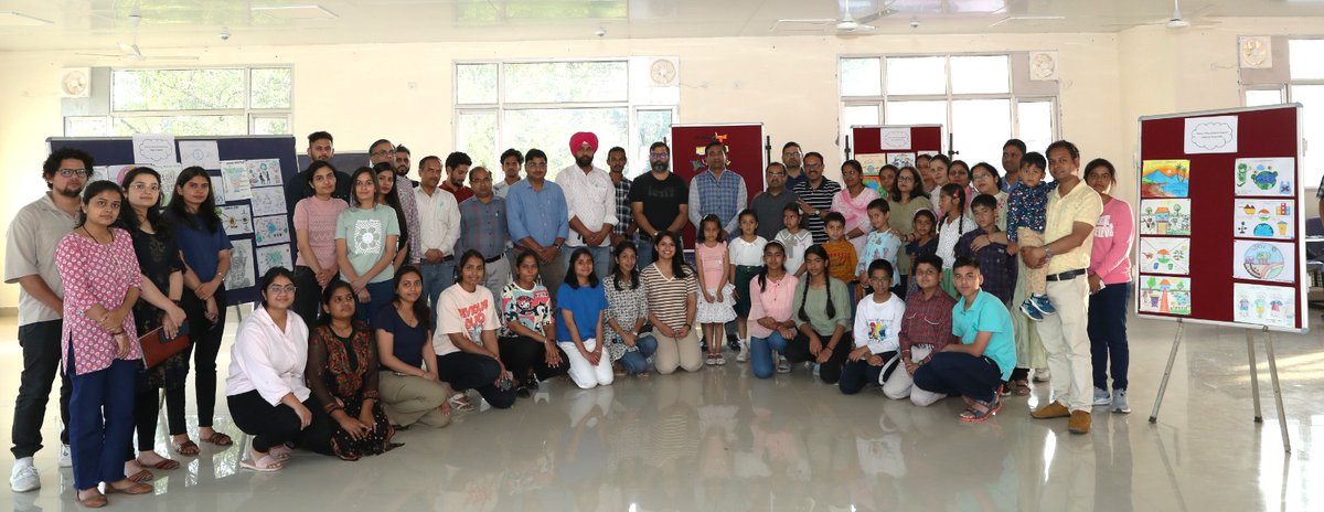 1/2 A painting exhibition was organized on two themes viz., Clean and Green India and Waste to Wealth in the institute on 7th May 2024 as part of Swachhata Pakwada, 2024. School children of the IHBT staff membersandIHBT research scholars/project fellows participated in theevent.