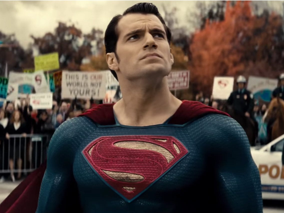 I know it's basically the MoS suit with some changes but I prefer this one a bit more. I just love the Kryptonian writing on his crest. It just looks more majestic and regal.