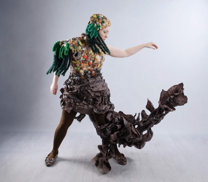 Among other works, textile artist and costume maker, Elly Platt @Takeitupwearit, will present her wearable art: Wandle Vs The Wet Wipes at The UK River Summit & Festival. Find out more here: theriversummit.com/the-uk-river-s… And book your tickets here: orvis.co.uk/products/uk-ri…