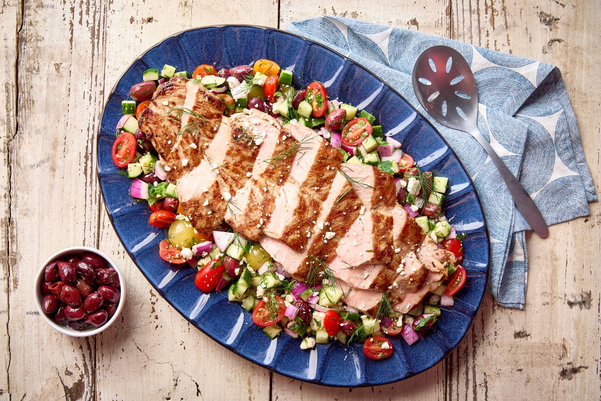 Bringing the strong flavor game at #BBQinDC with this pork-tastic recipe 🐷Dive into flavor with #Smithfield Pork Tenderloin, located at your local @GiantFood 🐖 Recreate the delicious Greek Garlic Herb Marinated Pork Tenderloin #MakeItYourself #Recipe: smithfield.sfdbrands.com/en-us/recipes/…