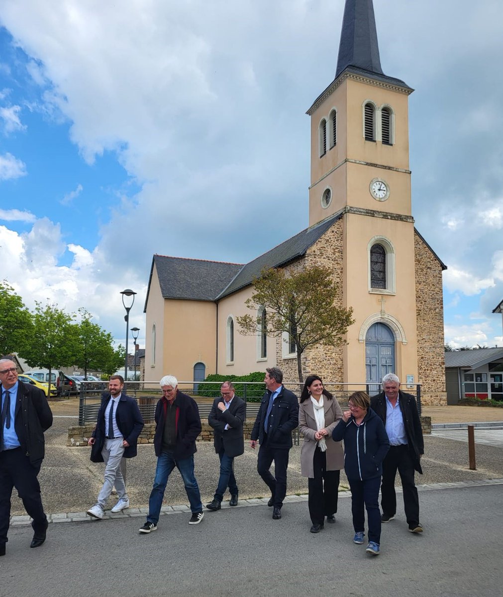 #Territoires | Fabrice Rigoulet-Roze, @prefet44, s'est rendu cet après-midi sur la commune de #Soulvache. Au programme : ➡️Échanges avec le maire et présentation des projets de la commune ➡️Visite des sites importants