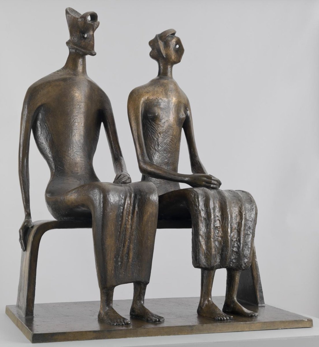 Making her @after_poetry debut this May #newmoon is @GGeorgiahilton, with a poem inspired by Henry Moore's sculpture, 'King and Queen'. 'We are not gold' began life as an email prompt in an online course run by @wondykitten back in 2021. Read it for free tomorrow from 9pm BST.