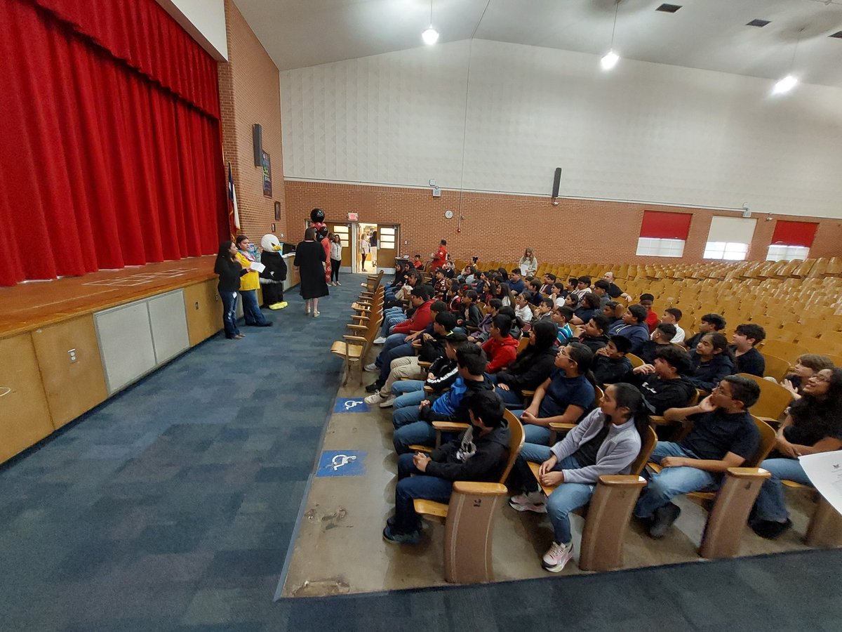 Our fifth grade scholars enjoyed their visit to W.A. Meacham Middle School yesterday! @FortWorthISD #OneFortWorth @MeachamFWISD